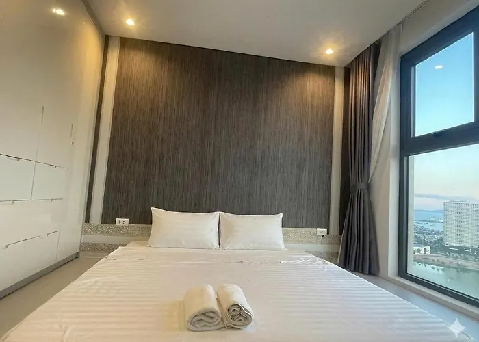 Cozy High-floor Sea View - Bay Apartment